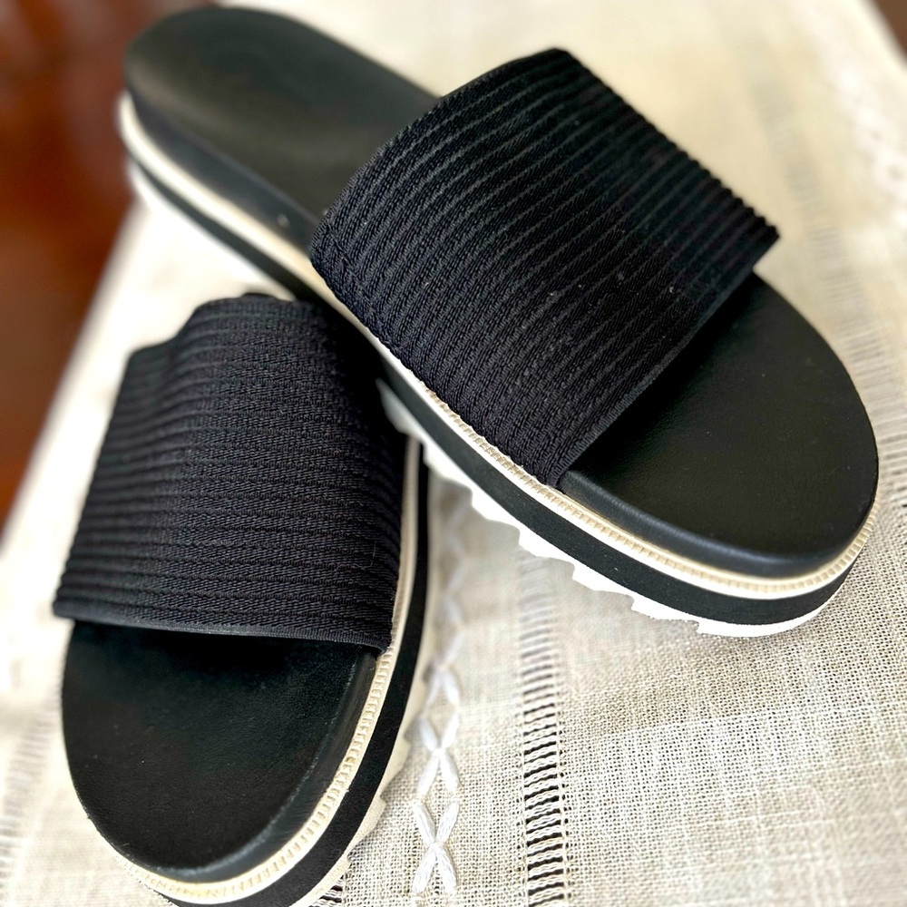 Sorel Sandals women’s 8